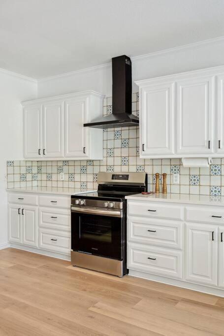 Vila Wellness Oasis 5Br W Pool + Huge Yard + Fire Pit Sachse Exteriér fotografie